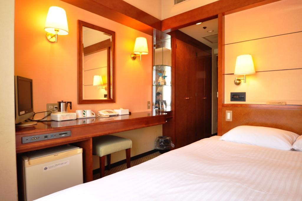 Toko City Hotel Umeda Osaka Room photo